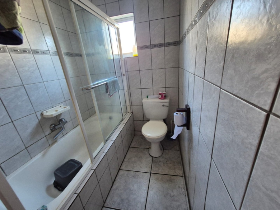 2 Bedroom Property for Sale in Ravensmead Western Cape
